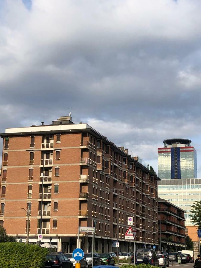 Attico Mansardato Affacciato Sul Cuore Di 布雷西亚 外观 照片
